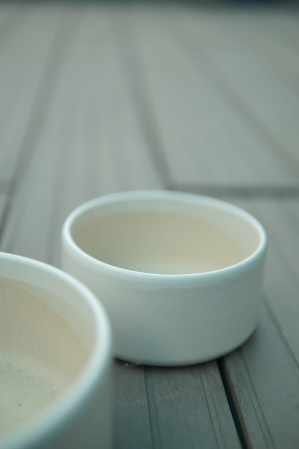 White Ceramic Pot - Hình ảnh 4