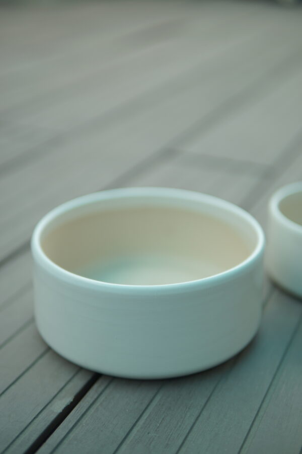 White Ceramic Pot - Hình ảnh 2